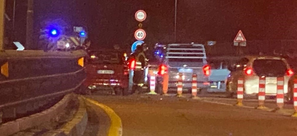 Tamponamento a catena sulla Ss47: almeno tre auto coinvolte
